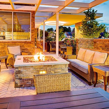 Springhill Suites By Marriott Carle Place Garden City Exterior foto